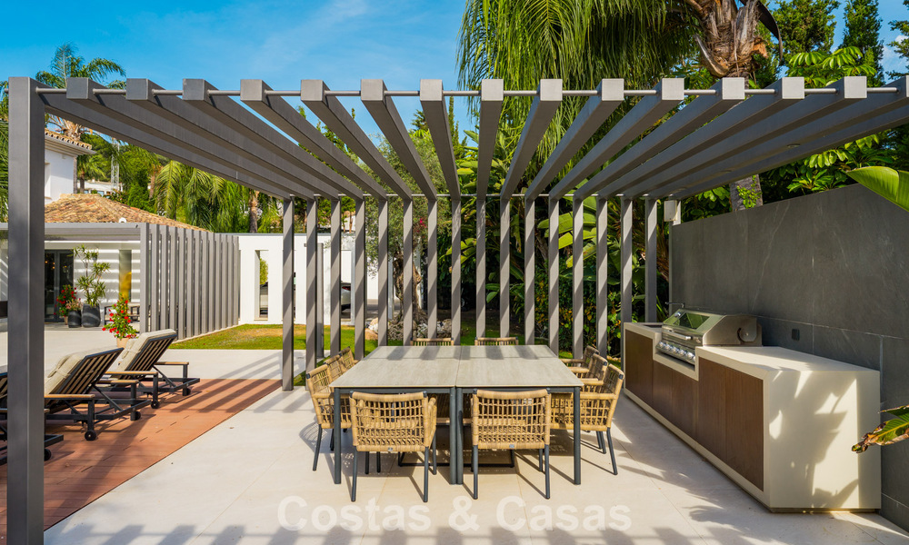 Moderne luxevilla met verwarmd zwembad te koop in La Brisas, Nueva Andalucia, Marbella 801954