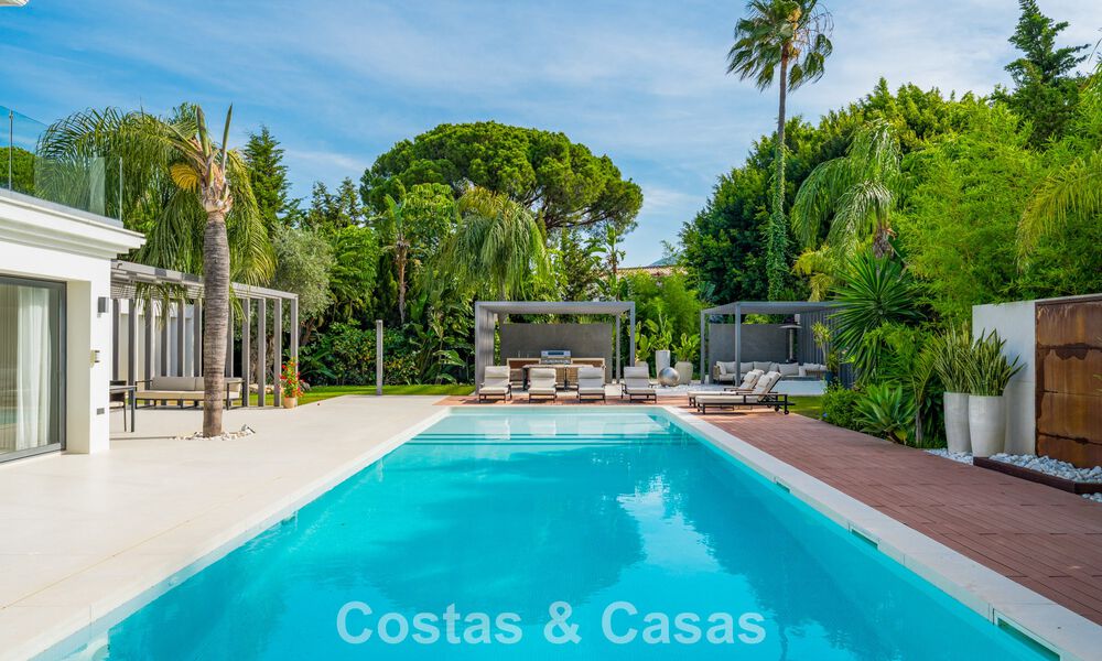 Moderne luxevilla met verwarmd zwembad te koop in La Brisas, Nueva Andalucia, Marbella 801957