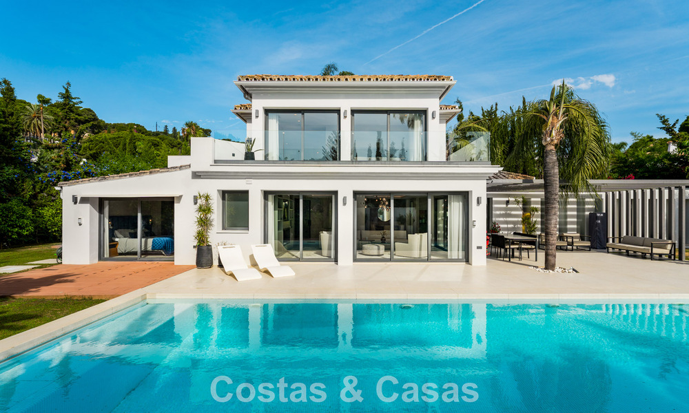 Moderne luxevilla met verwarmd zwembad te koop in La Brisas, Nueva Andalucia, Marbella 801958
