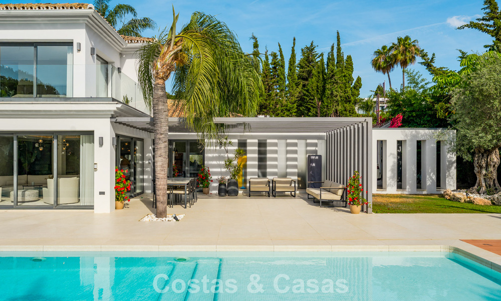 Moderne luxevilla met verwarmd zwembad te koop in La Brisas, Nueva Andalucia, Marbella 801959