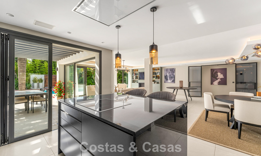 Moderne luxevilla met verwarmd zwembad te koop in La Brisas, Nueva Andalucia, Marbella 801962