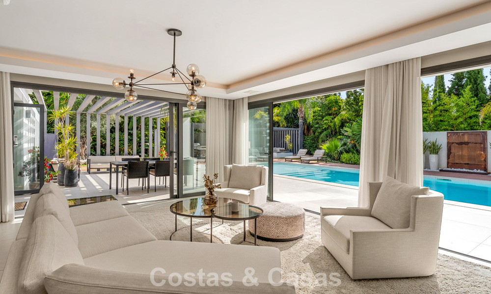 Moderne luxevilla met verwarmd zwembad te koop in La Brisas, Nueva Andalucia, Marbella 801965