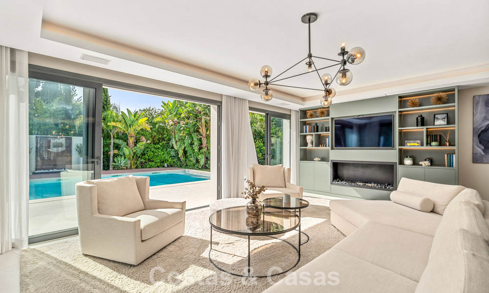 Moderne luxevilla met verwarmd zwembad te koop in La Brisas, Nueva Andalucia, Marbella 801968