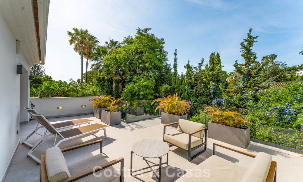 Moderne luxevilla met verwarmd zwembad te koop in La Brisas, Nueva Andalucia, Marbella 801993