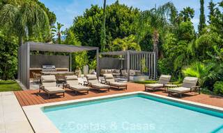 Moderne luxevilla met verwarmd zwembad te koop in La Brisas, Nueva Andalucia, Marbella 802001 