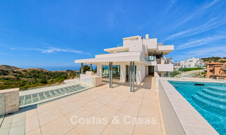 Moderne nieuwbouwappartementen met panoramisch zeezicht te koop nabij Elviria, Marbella Oost 802026 