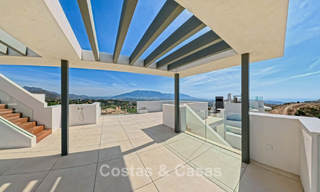 Moderne nieuwbouwappartementen met panoramisch zeezicht te koop nabij Elviria, Marbella Oost 802029 