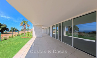 Moderne nieuwbouwappartementen met panoramisch zeezicht te koop nabij Elviria, Marbella Oost 802033 