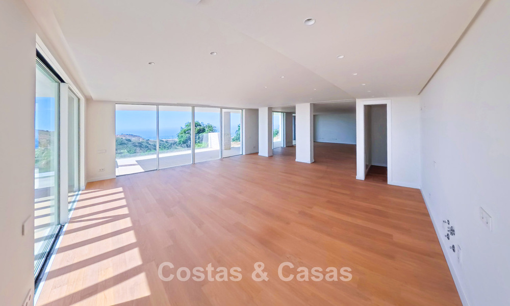 Moderne nieuwbouwappartementen met panoramisch zeezicht te koop nabij Elviria, Marbella Oost 802036