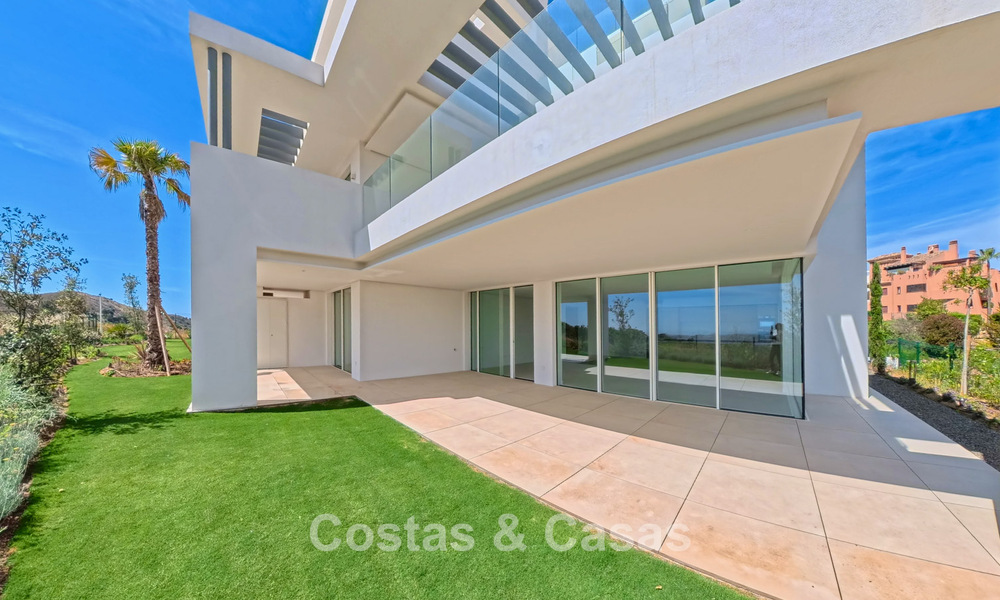 Moderne nieuwbouwappartementen met panoramisch zeezicht te koop nabij Elviria, Marbella Oost 802046