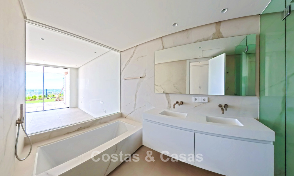 Moderne nieuwbouwappartementen met panoramisch zeezicht te koop nabij Elviria, Marbella Oost 802049