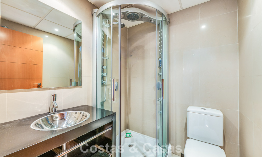 Top-floor appartement te koop op de New Golden Mile tussen Marbella en Estepona centrum 802062