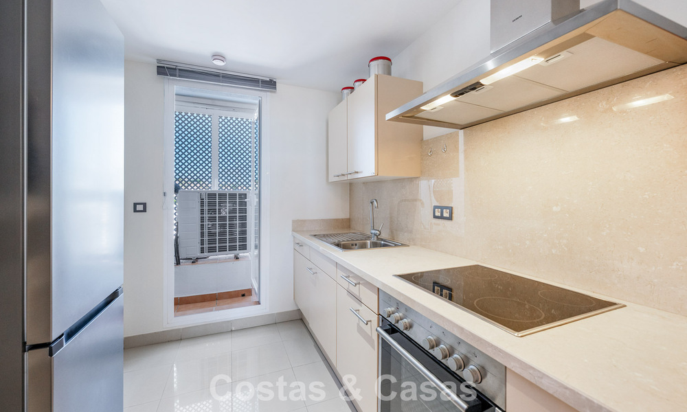 Top-floor appartement te koop op de New Golden Mile tussen Marbella en Estepona centrum 802070