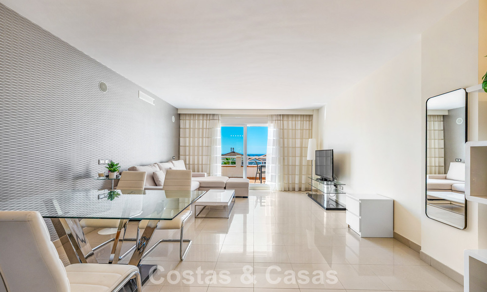 Top-floor appartement te koop op de New Golden Mile tussen Marbella en Estepona centrum 802076