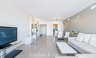 Top-floor appartement te koop op de New Golden Mile tussen Marbella en Estepona centrum 802081 