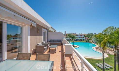 Top-floor appartement te koop op de New Golden Mile tussen Marbella en Estepona centrum 802087