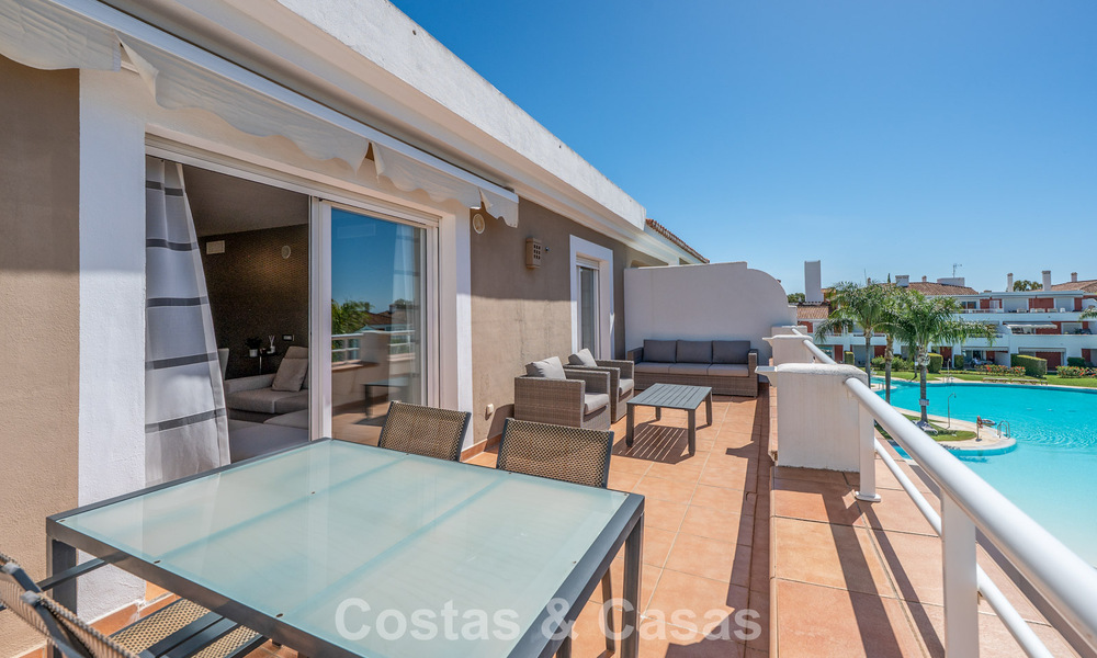 Top-floor appartement te koop op de New Golden Mile tussen Marbella en Estepona centrum 802088