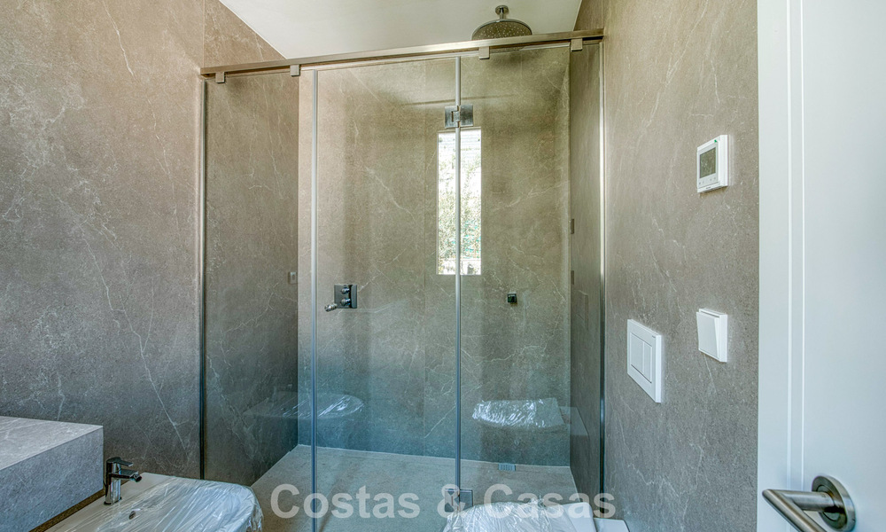 Moderne, nieuwe luxevilla met panoramisch zeezicht te koop in de heuvels van Marbella - Benahavis 802095