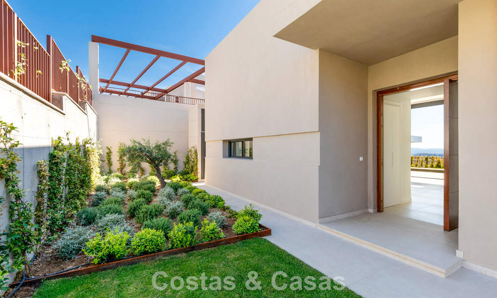 Moderne, nieuwe luxevilla met panoramisch zeezicht te koop in de heuvels van Marbella - Benahavis 802111