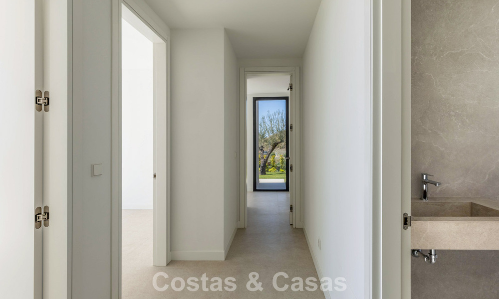 Moderne, nieuwe luxevilla met panoramisch zeezicht te koop in de heuvels van Marbella - Benahavis 802115