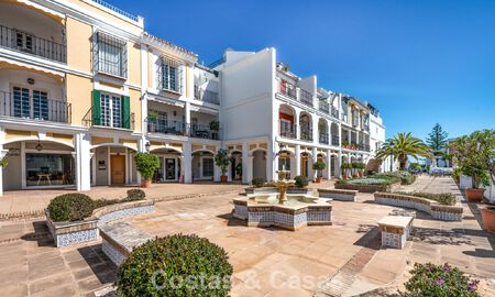 Charmante rijwoning te koop in Andalusisch complex op wandelafstand van voorzieningen in Nueva Andalucia, Marbella 802347