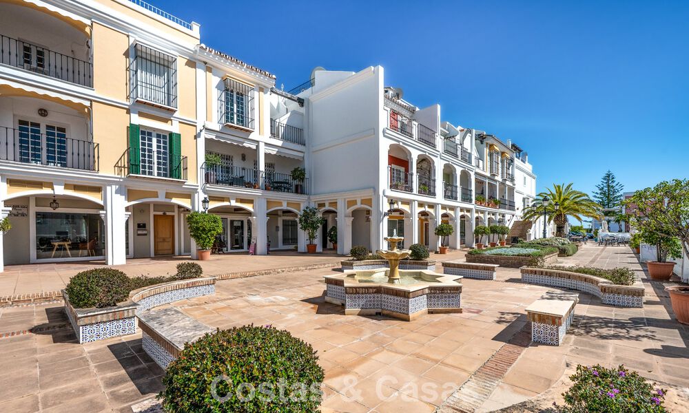 Charmante rijwoning te koop in Andalusisch complex op wandelafstand van voorzieningen in Nueva Andalucia, Marbella 802347