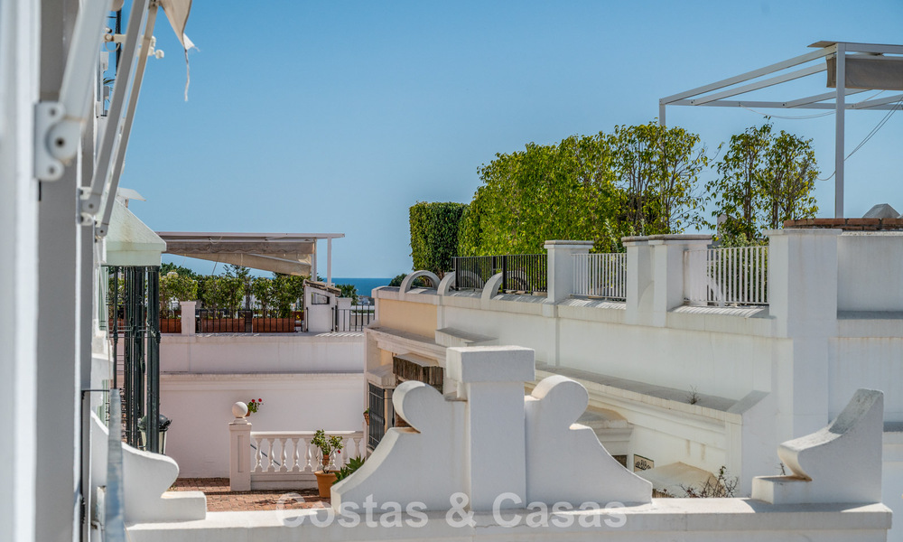 Charmante rijwoning te koop in Andalusisch complex op wandelafstand van voorzieningen in Nueva Andalucia, Marbella 802361