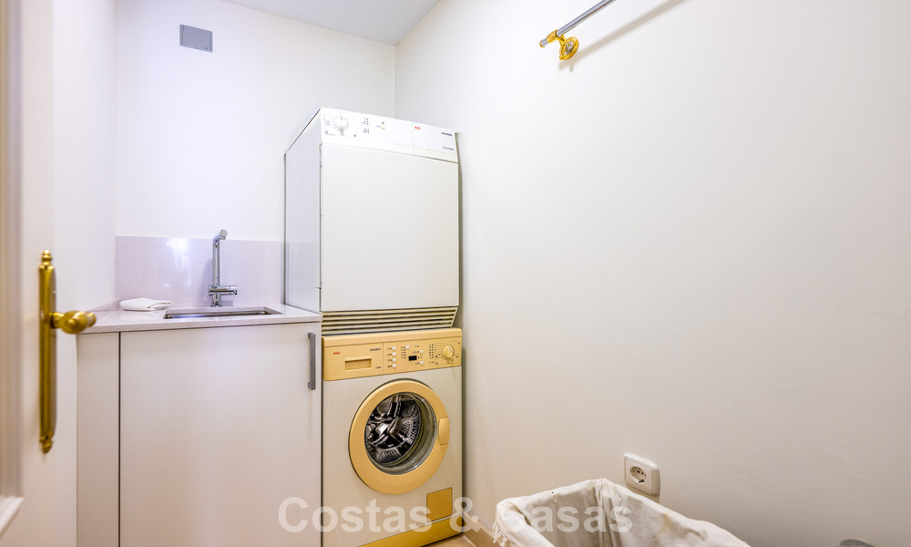 Charmante rijwoning te koop in Andalusisch complex op wandelafstand van voorzieningen in Nueva Andalucia, Marbella 802369