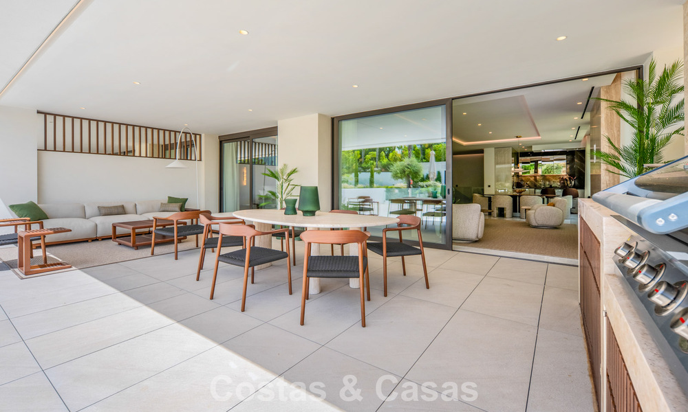 Exclusief duplex appartement met Fendi interieur in vijfsterrencomplex te koop op Marbella’s Golden Mile 802304