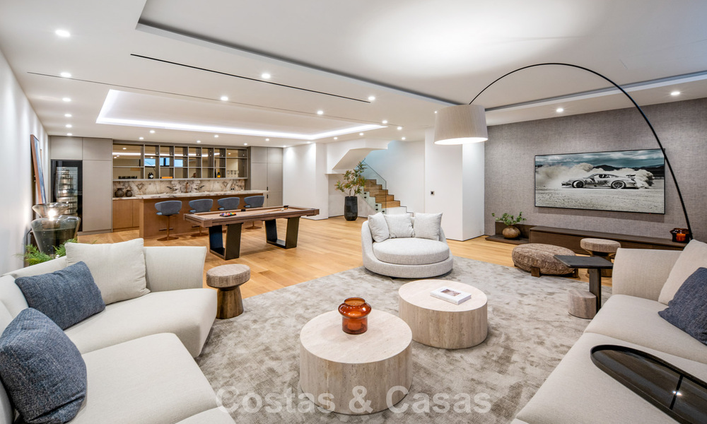 Exclusief duplex appartement met Fendi interieur in vijfsterrencomplex te koop op Marbella’s Golden Mile 802307
