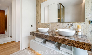 Exclusief duplex appartement met Fendi interieur in vijfsterrencomplex te koop op Marbella’s Golden Mile 802309 