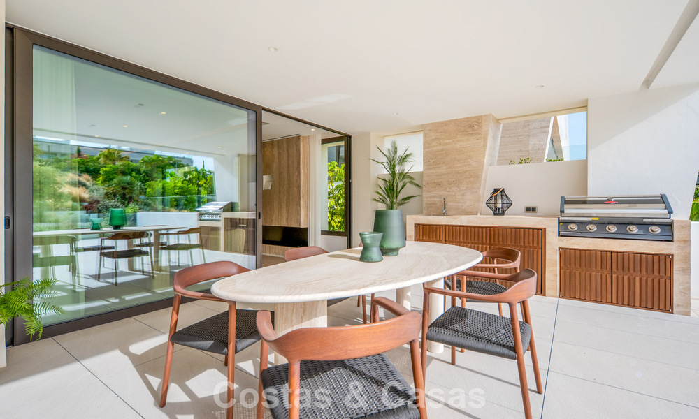 Exclusief duplex appartement met Fendi interieur in vijfsterrencomplex te koop op Marbella’s Golden Mile 802318