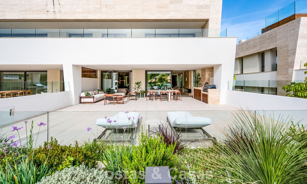 Exclusief duplex appartement met Fendi interieur in vijfsterrencomplex te koop op Marbella’s Golden Mile 802320