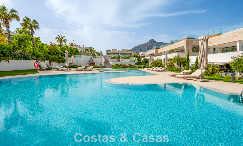 Exclusief duplex appartement met Fendi interieur in vijfsterrencomplex te koop op Marbella’s Golden Mile 802324