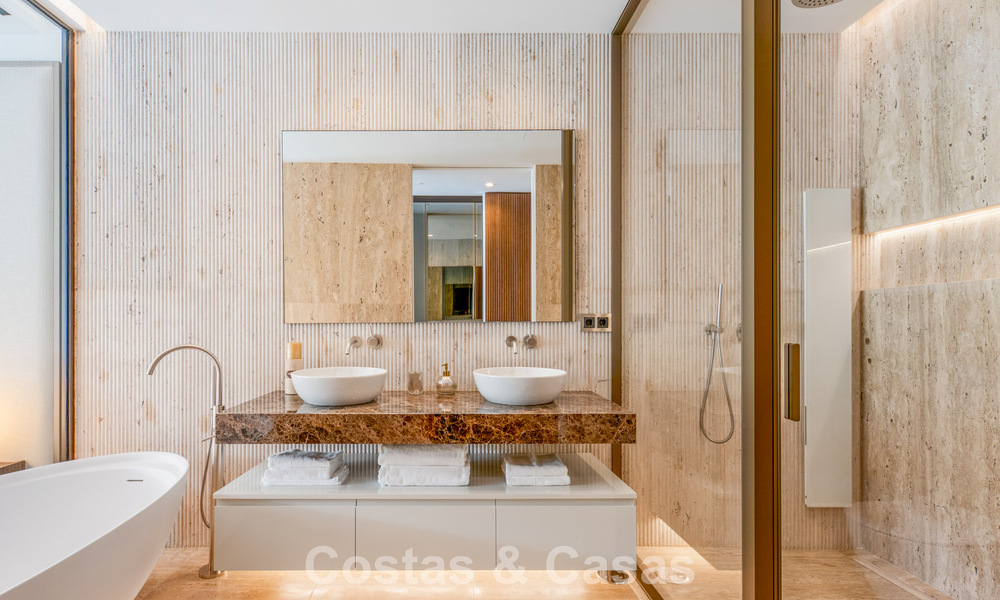 Exclusief duplex appartement met Fendi interieur in vijfsterrencomplex te koop op Marbella’s Golden Mile 802330