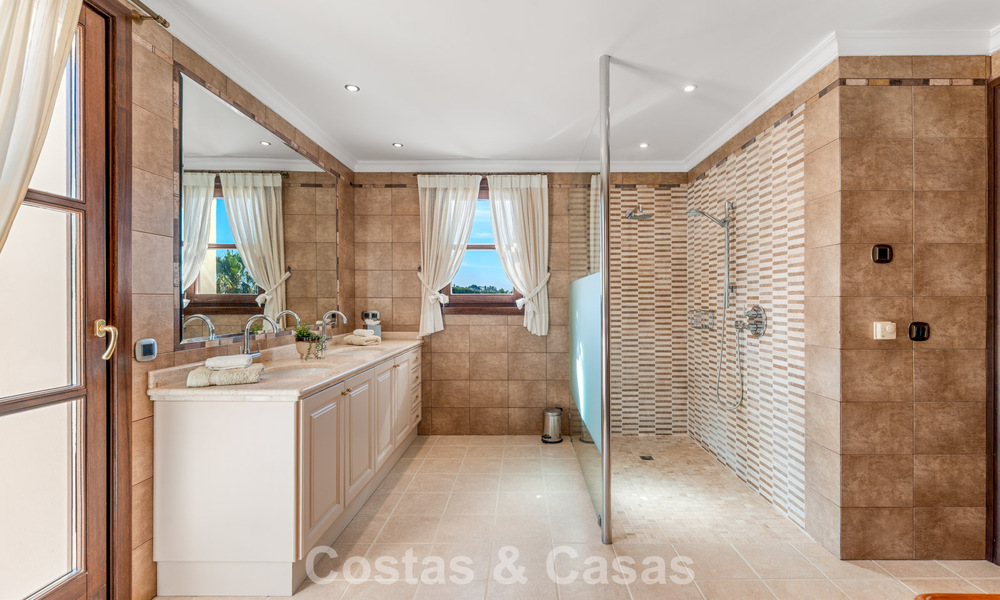 Statig, Spaans landgoed (Finca) te koop in een groene omgeving op de New Golden Mile tussen Marbella en Estepona 802222