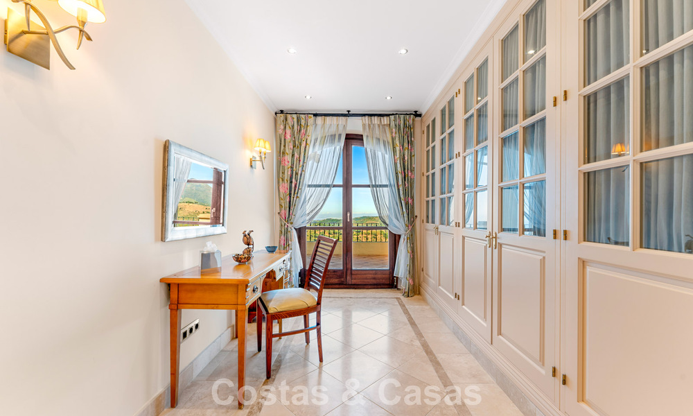 Statig, Spaans landgoed (Finca) te koop in een groene omgeving op de New Golden Mile tussen Marbella en Estepona 802237