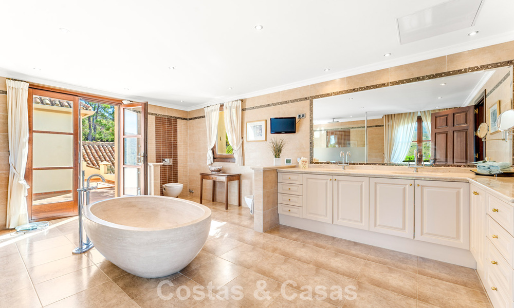 Statig, Spaans landgoed (Finca) te koop in een groene omgeving op de New Golden Mile tussen Marbella en Estepona 802240