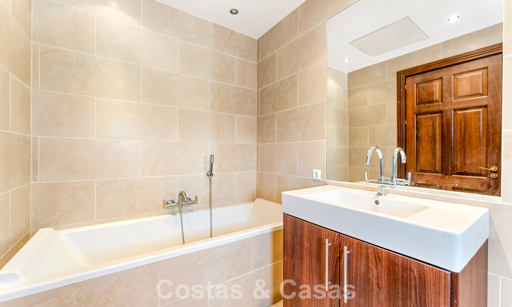 Statig, Spaans landgoed (Finca) te koop in een groene omgeving op de New Golden Mile tussen Marbella en Estepona 802252