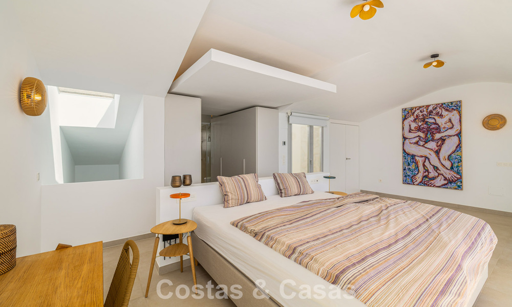 Lichtrijk en modern duplex penthouse met frontaal open zeezicht te koop in Benalmadena, Costa del Sol 802178