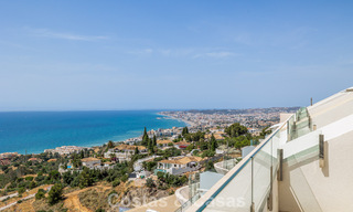 Lichtrijk en modern duplex penthouse met frontaal open zeezicht te koop in Benalmadena, Costa del Sol 802187 