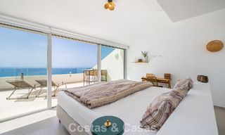 Lichtrijk en modern duplex penthouse met frontaal open zeezicht te koop in Benalmadena, Costa del Sol 802191 