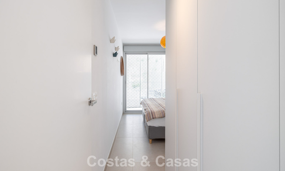 Lichtrijk en modern duplex penthouse met frontaal open zeezicht te koop in Benalmadena, Costa del Sol 802196