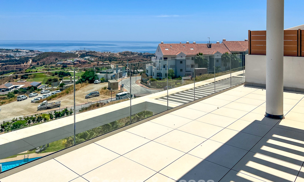 Modern hoekappartement in een exclusief boetiekresort met panoramisch zeezicht nabij La Cala de Mijas, Costa del Sol 802129