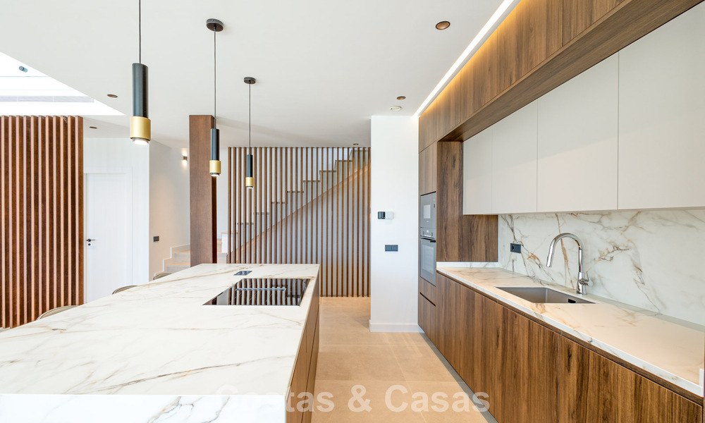 Gloednieuwe, moderne luxevilla met zeezicht te koop in Mijas, Costa del Sol 802152