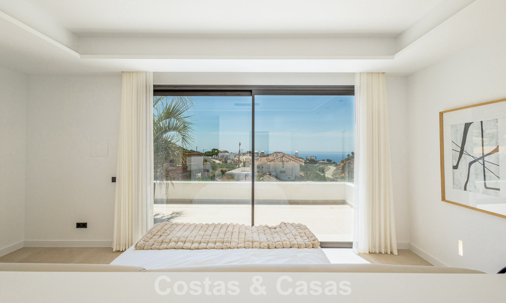 Gloednieuwe, moderne luxevilla met zeezicht te koop in Mijas, Costa del Sol 802159