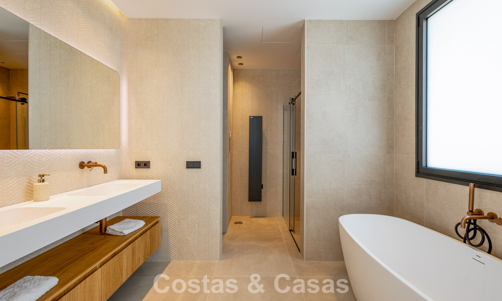 Gloednieuwe, moderne luxevilla met zeezicht te koop in Mijas, Costa del Sol 802161