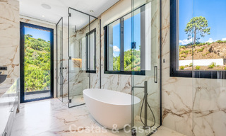 Instapklare, hedendaagse luxevilla te koop in een gated community in Marbella - Benahavis 802416 