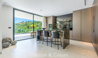 Instapklare, hedendaagse luxevilla te koop in een gated community in Marbella - Benahavis 802418 