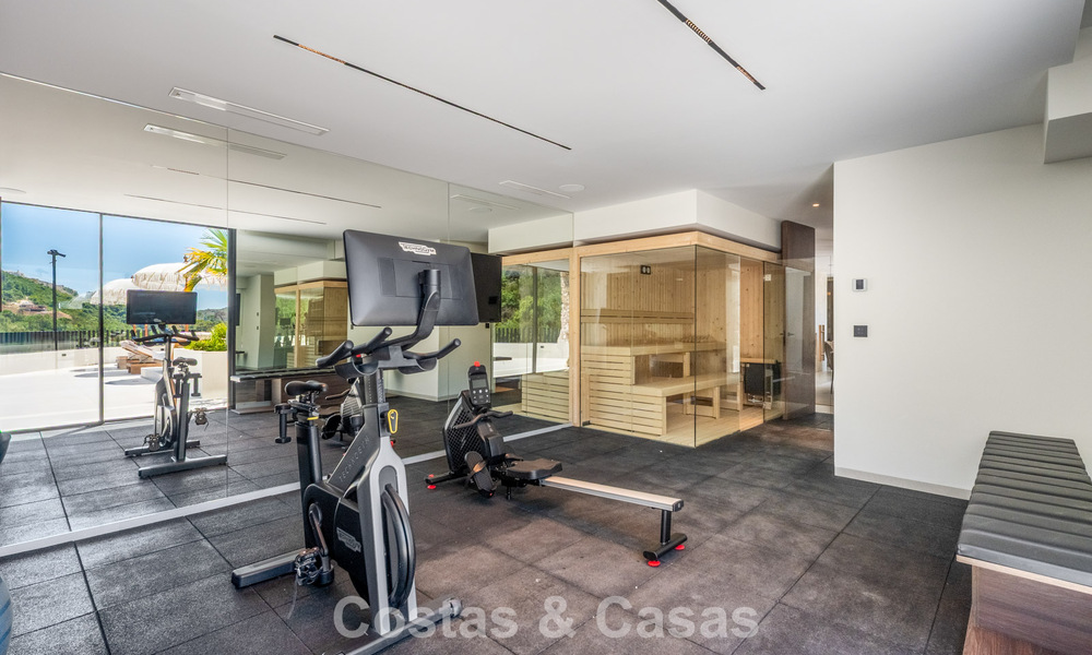 Instapklare, hedendaagse luxevilla te koop in een gated community in Marbella - Benahavis 802422